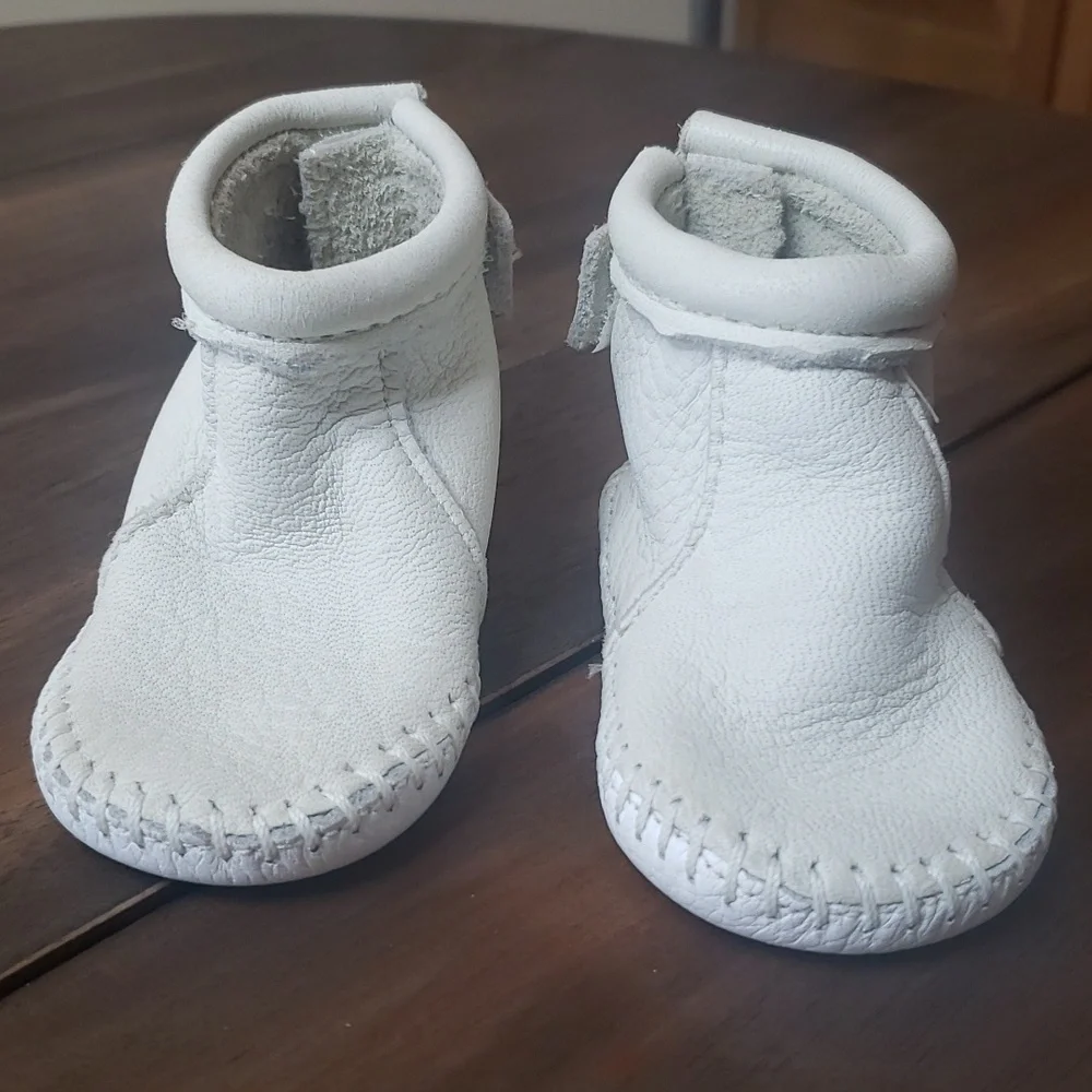 Minnetonka Leather Booties Sz 1